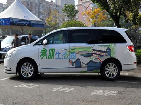 河池户外车贴喷绘如何保持效果?